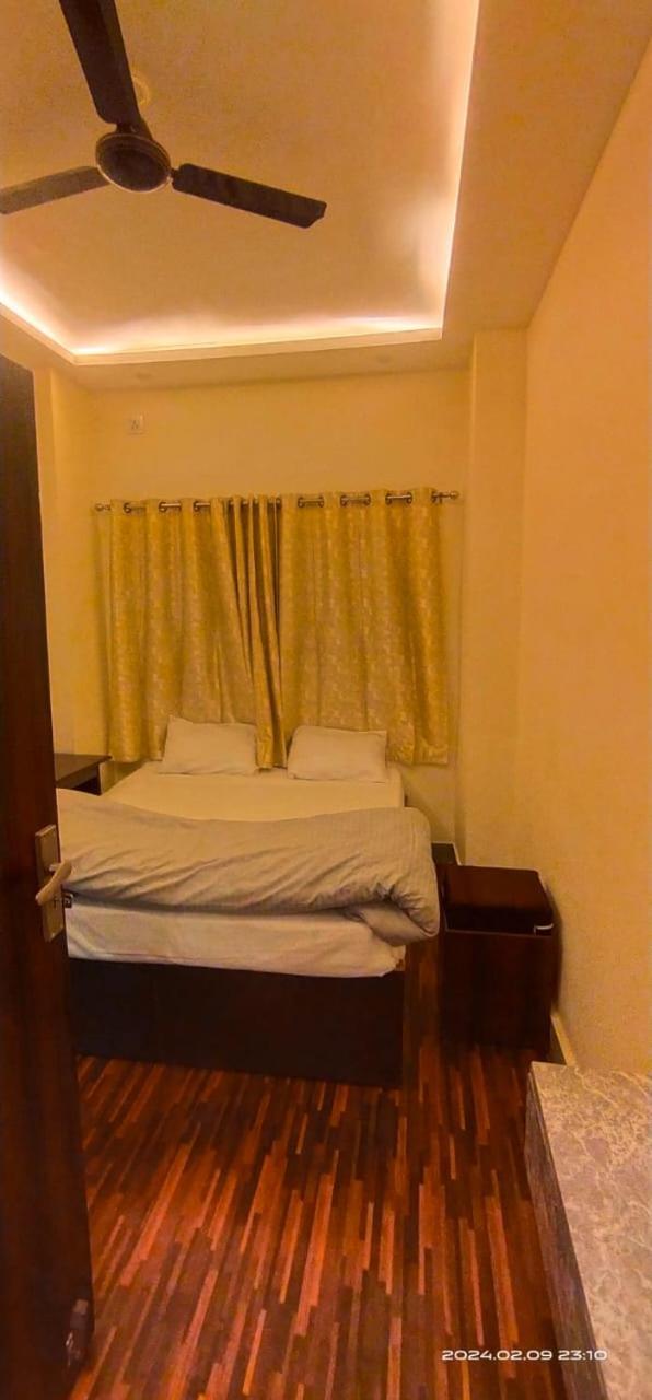 Hotel The Temple View- 100 Meter To Vishwanath Mandir 5*